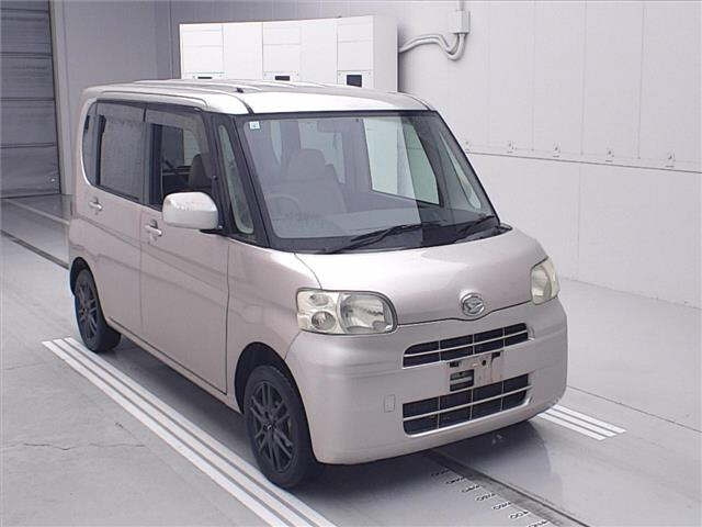 DAIHATSU TANTO — фото