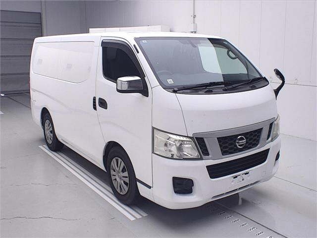 NISSAN CARAVAN — фото