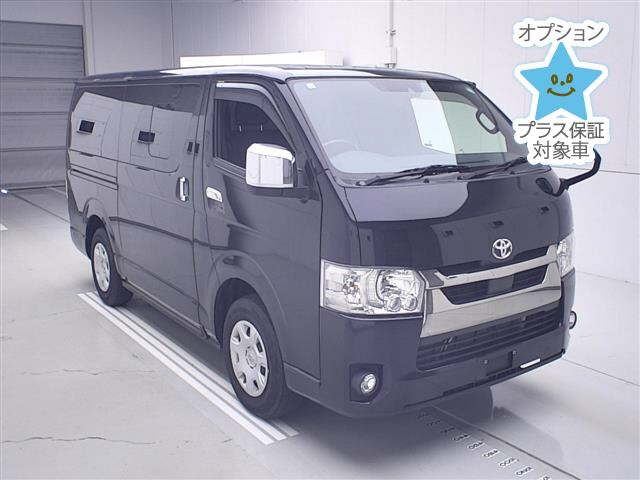 TOYOTA HIACE — фото