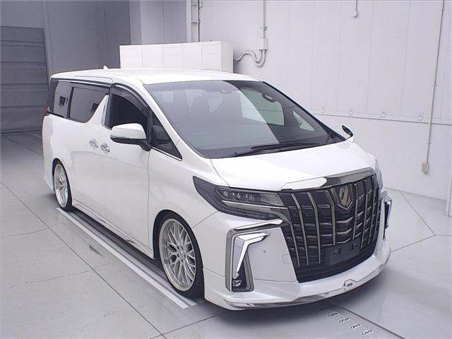 TOYOTA ALPHARD — фото