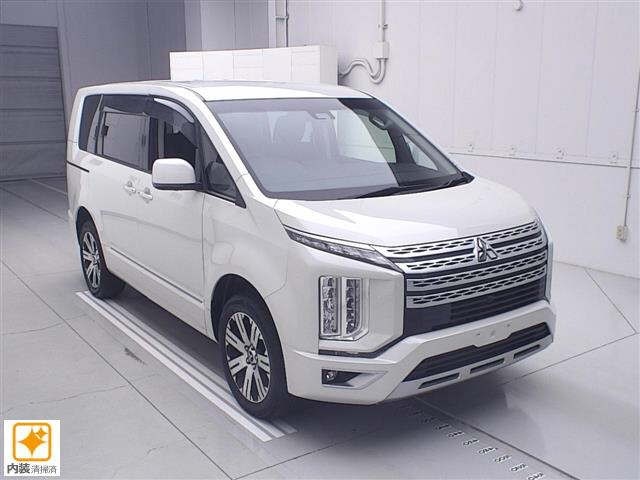 MITSUBISHI DELICA — фото
