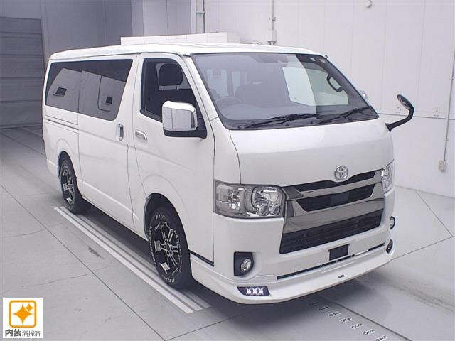TOYOTA HIACE — фото