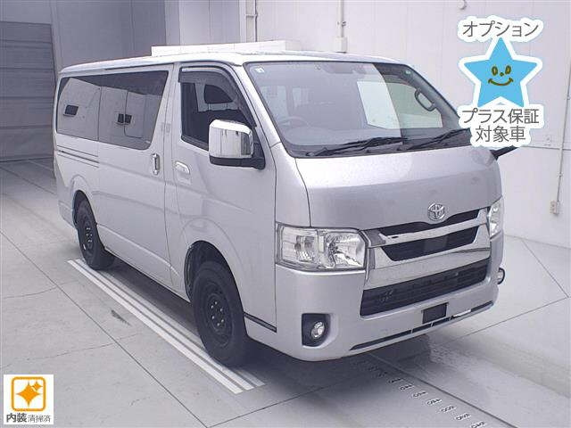 TOYOTA HIACE — фото