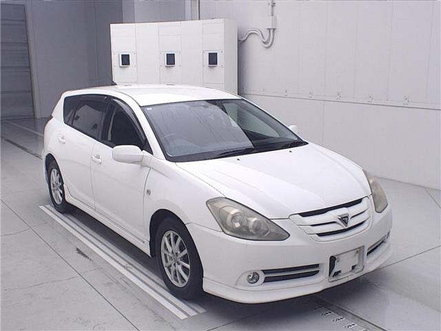 TOYOTA CALDINA — фото