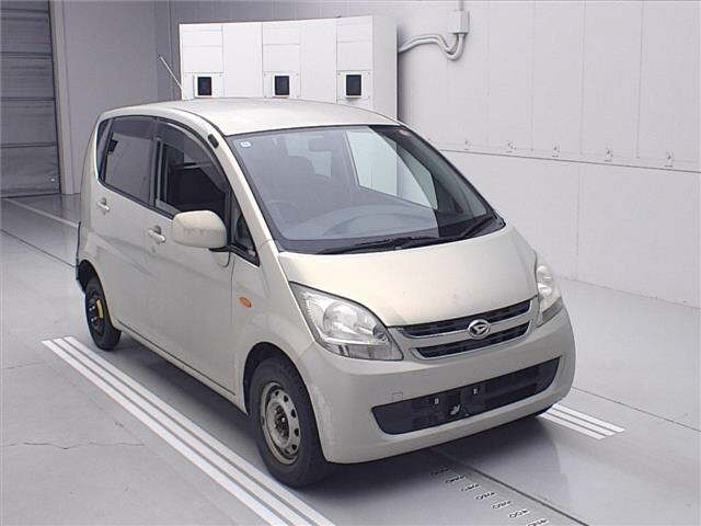 DAIHATSU MOVE — фото