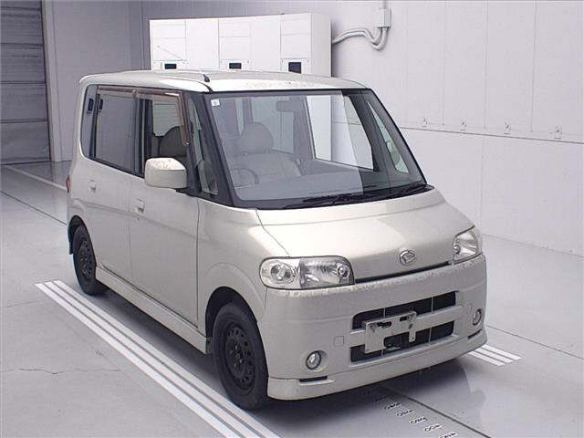 DAIHATSU TANTO — фото