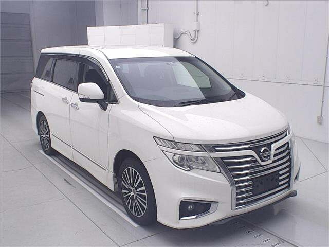 NISSAN ELGRAND — фото