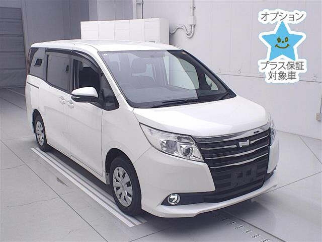 TOYOTA NOAH — фото