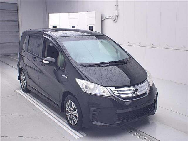HONDA FREED — фото