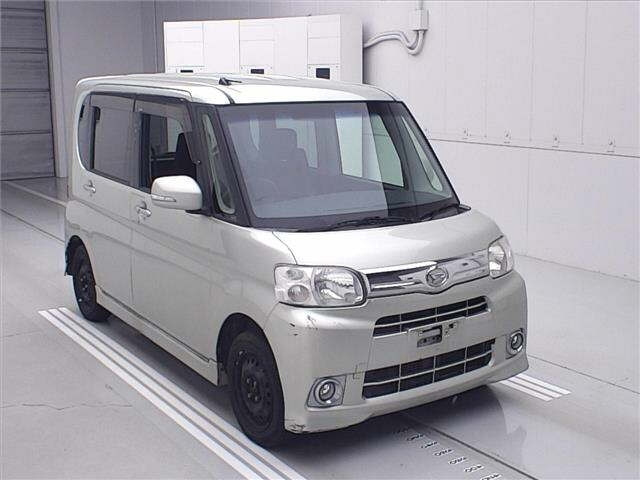 DAIHATSU TANTO — фото