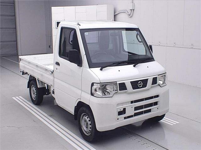 NISSAN CLIPPER — фото