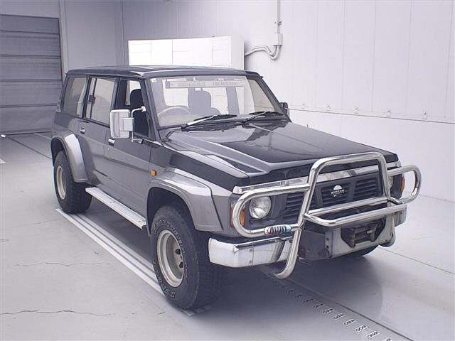 NISSAN SAFARI — фото
