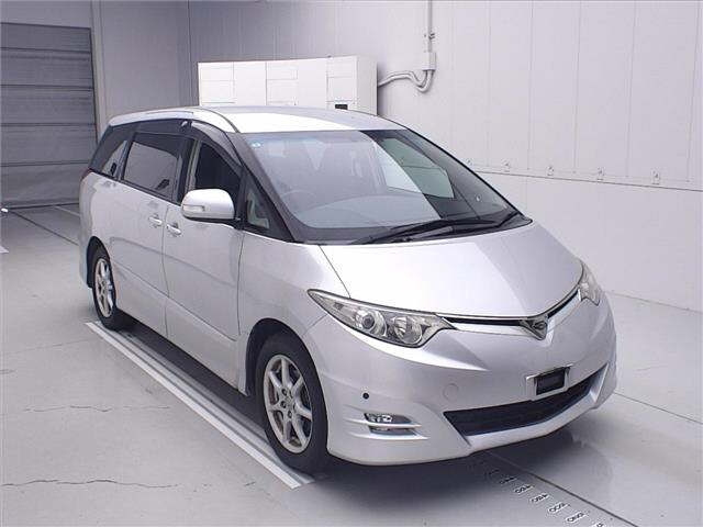 TOYOTA ESTIMA — фото