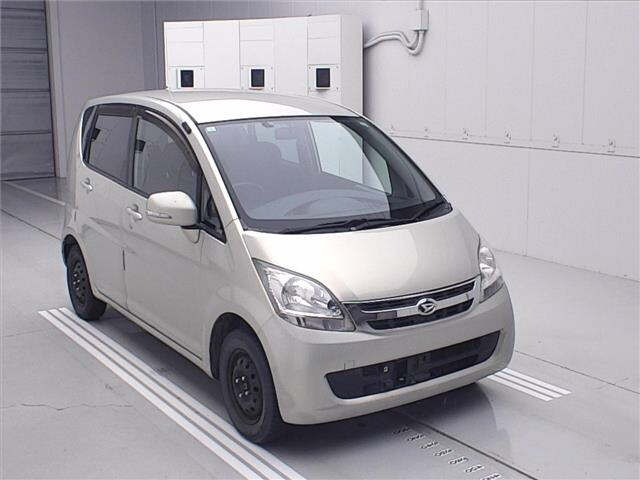 DAIHATSU MOVE — фото