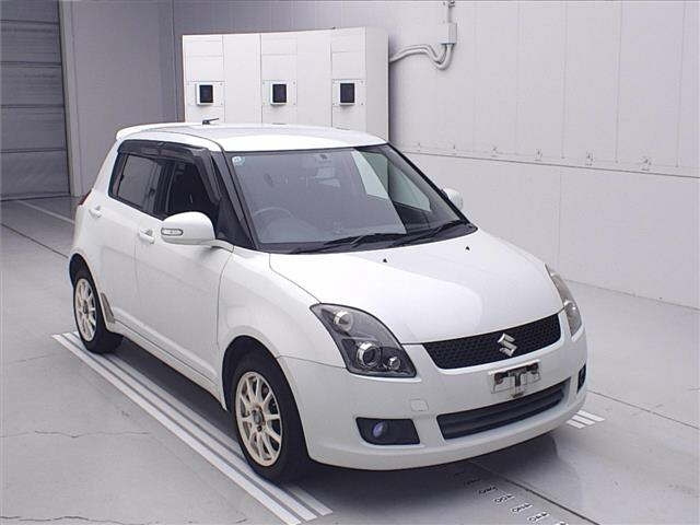 SUZUKI SWIFT — фото