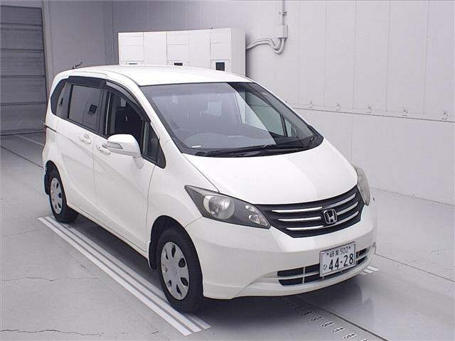 HONDA FREED — фото