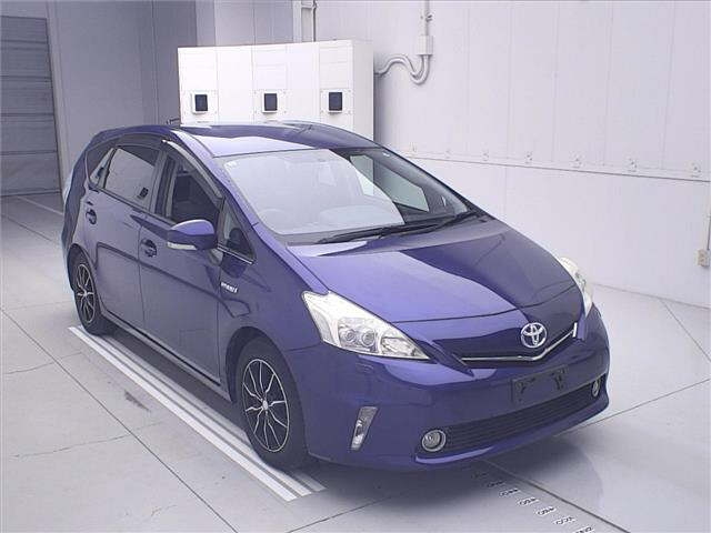 TOYOTA PRIUS — фото