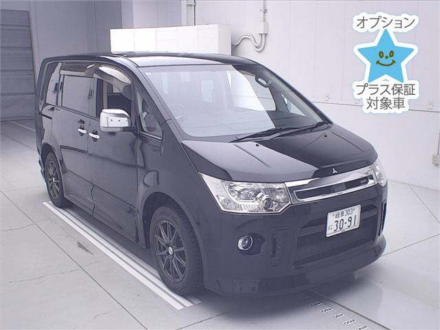 MITSUBISHI DELICA — фото