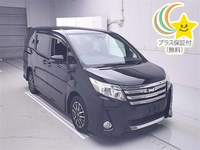 TOYOTA NOAH — фото