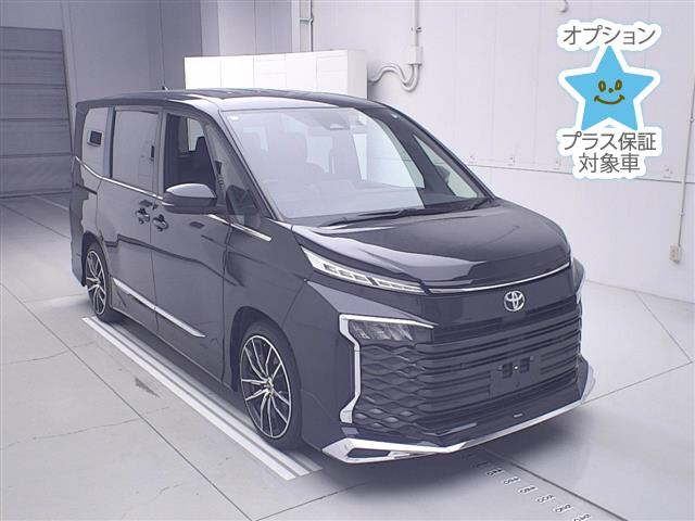 TOYOTA VOXY — фото