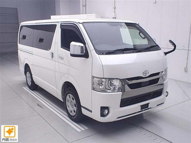 TOYOTA HIACE — фото