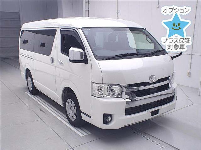 TOYOTA HIACE — фото