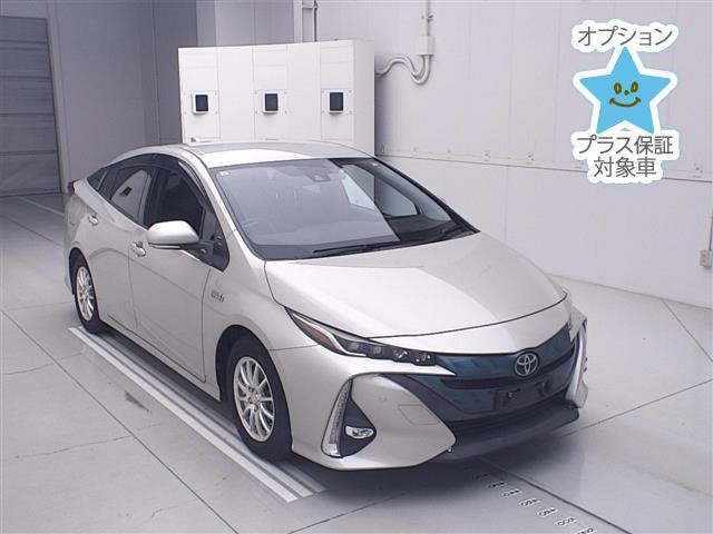 TOYOTA PRIUS — фото