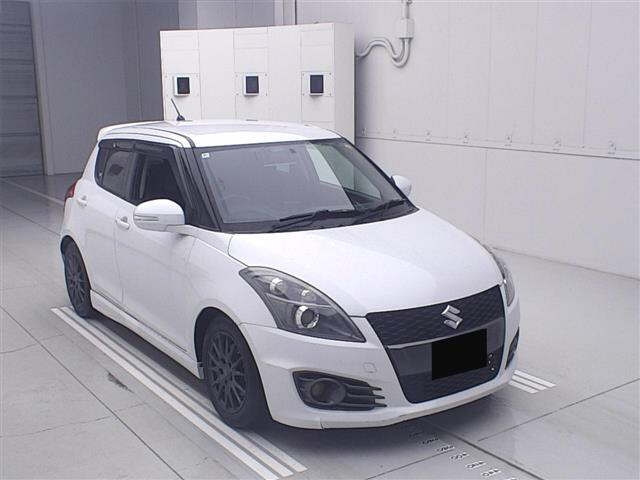 SUZUKI SWIFT — фото