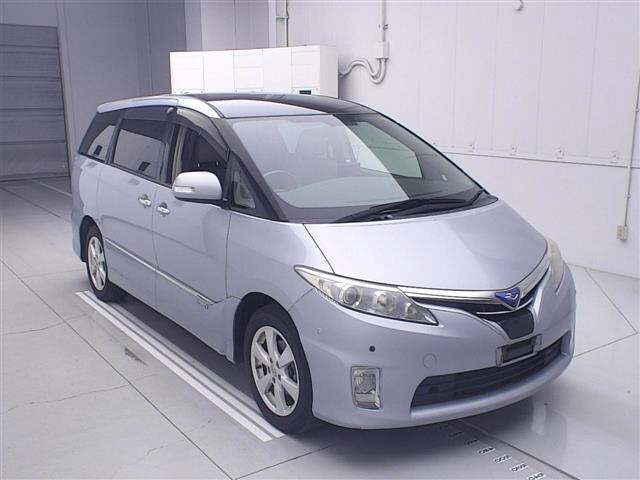 TOYOTA ESTIMA — фото