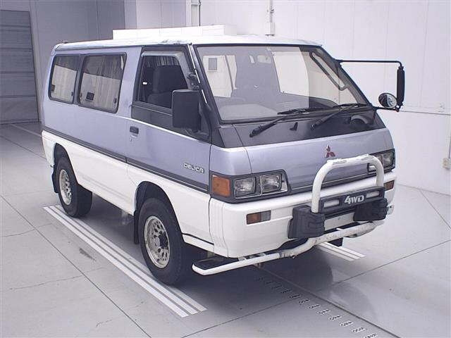 MITSUBISHI DELICA WAGON