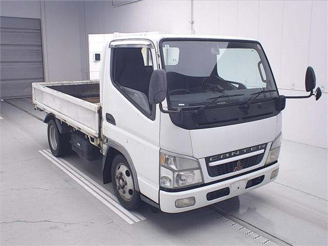 MITSUBISHI CANTER — фото