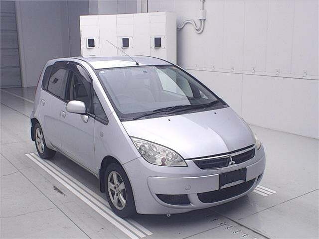 MITSUBISHI COLT — фото