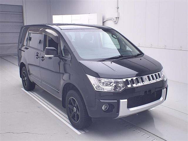 MITSUBISHI DELICA — фото