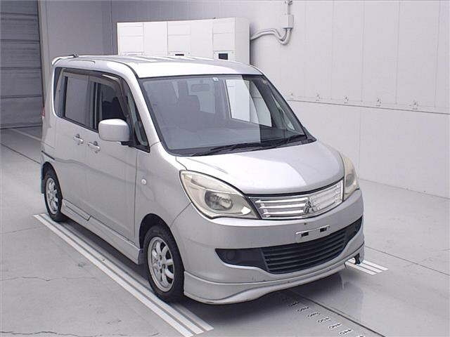 MITSUBISHI DELICA D2