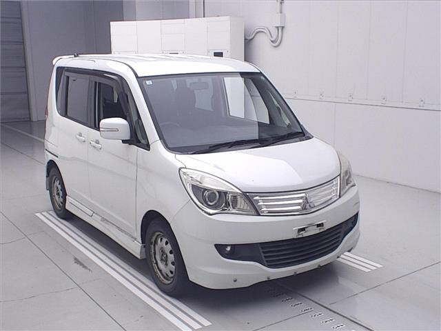 MITSUBISHI DELICA — фото