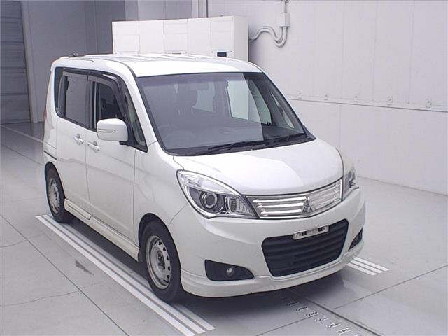 MITSUBISHI DELICA — фото
