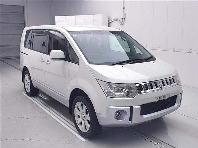 MITSUBISHI DELICA D5