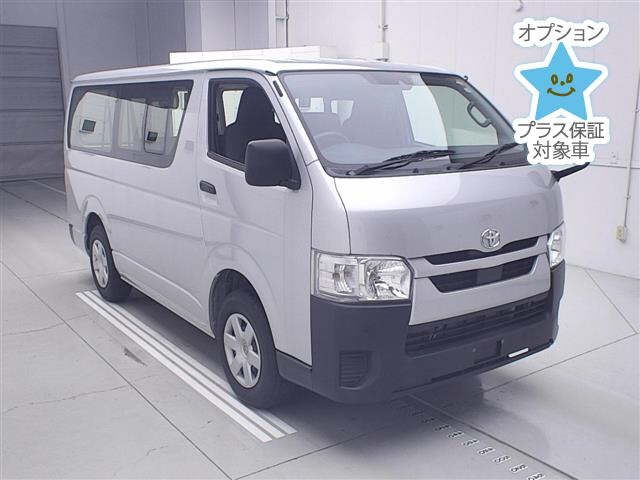 TOYOTA HIACE — фото