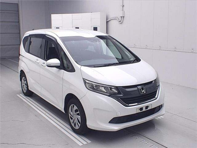 HONDA FREED — фото