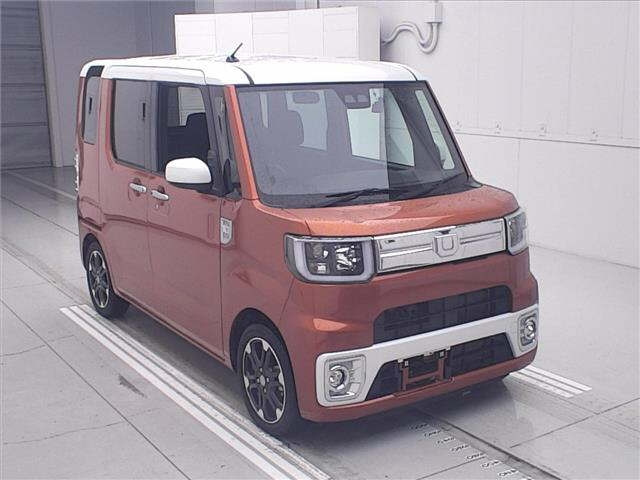 DAIHATSU WAKE — фото