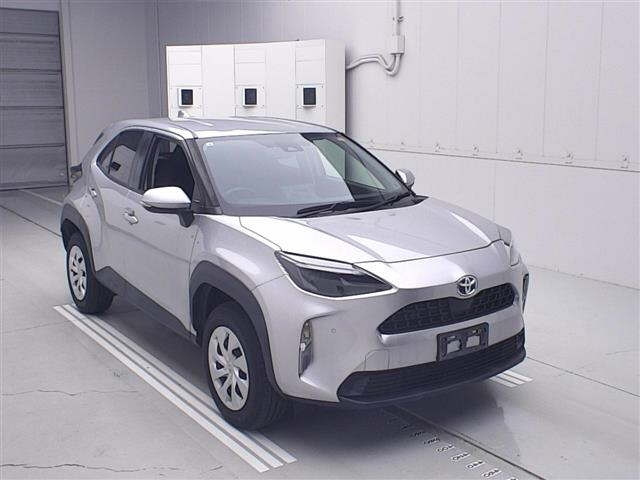 TOYOTA YARIS — фото