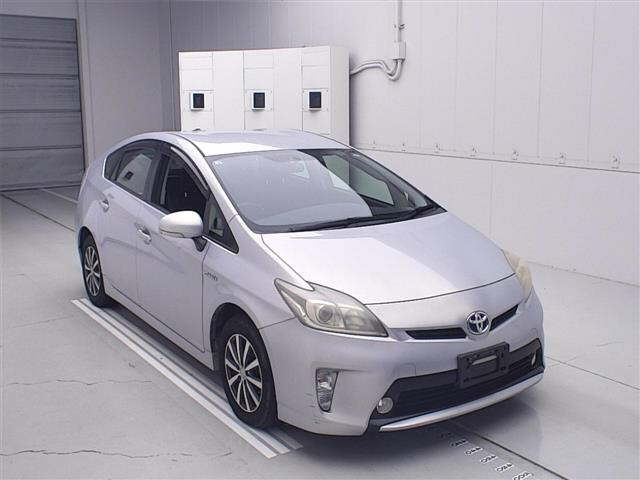 TOYOTA PRIUS — фото