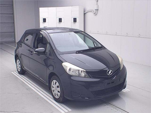 TOYOTA VITZ — фото