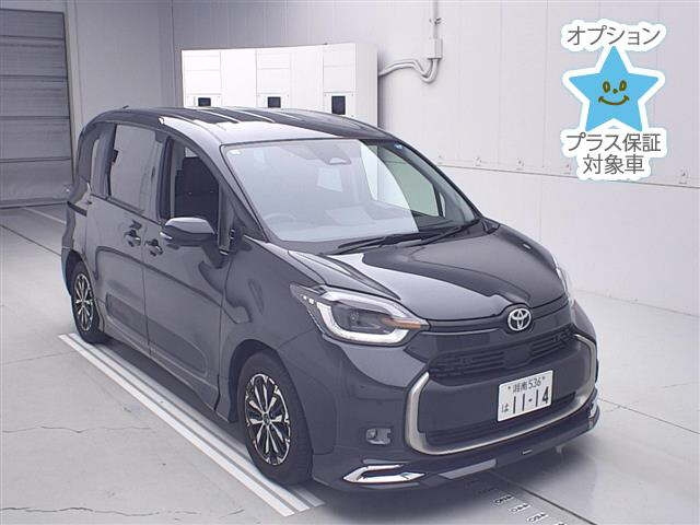 TOYOTA SIENTA — фото