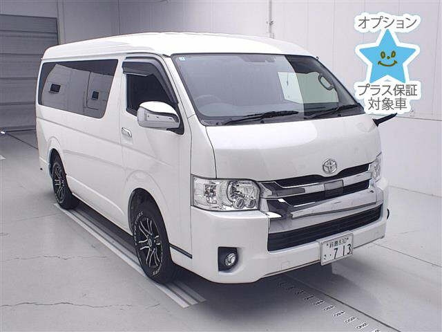 TOYOTA HIACE — фото