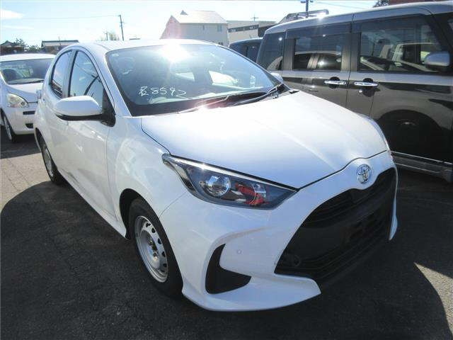TOYOTA YARIS — фото