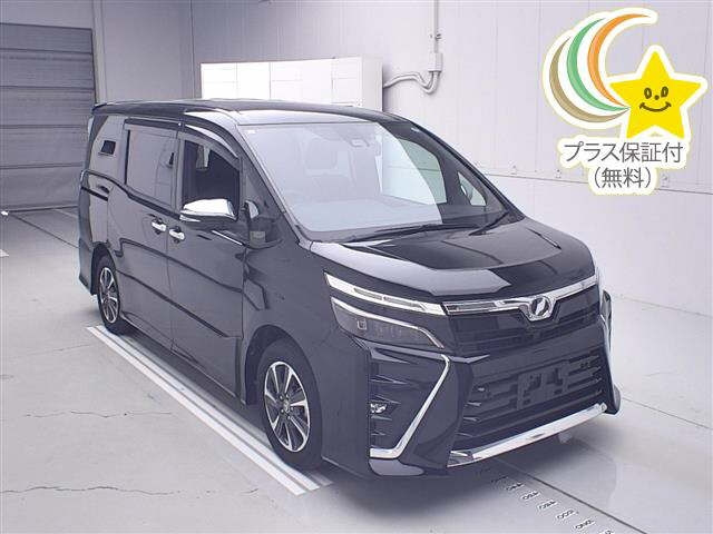 TOYOTA VOXY — фото