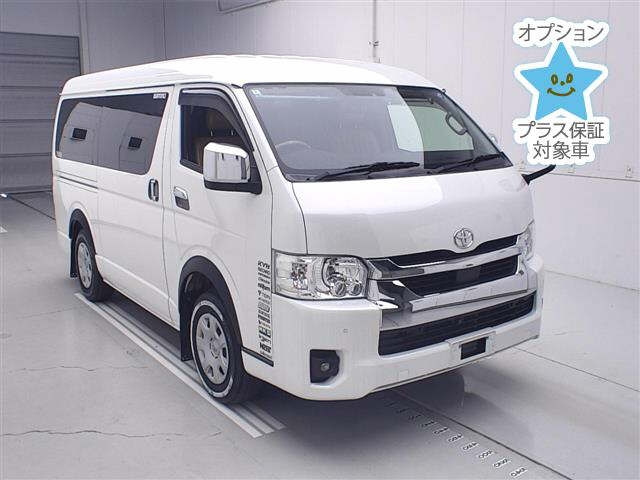TOYOTA HIACE — фото