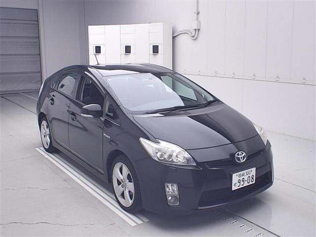 TOYOTA PRIUS — фото
