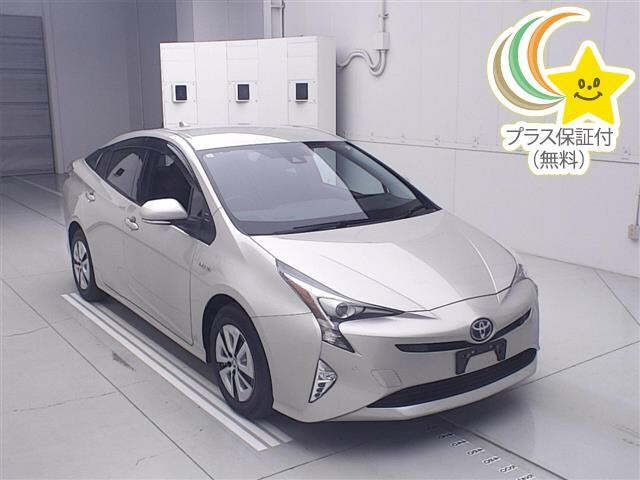 TOYOTA PRIUS — фото